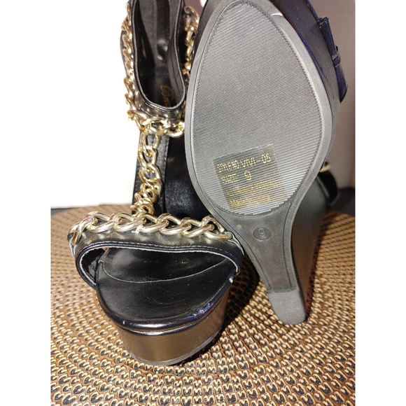 Breckelle's ViVi-05 Wedges Size 9 - Picture 5 of 6